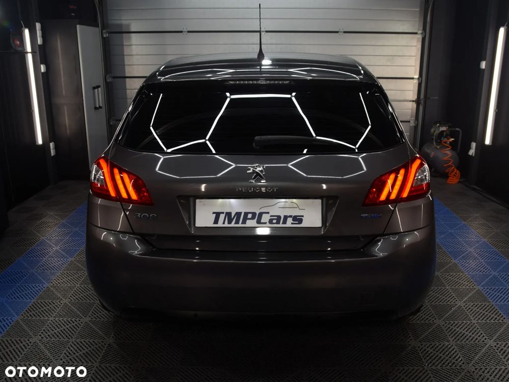 Peugeot 308 - 25
