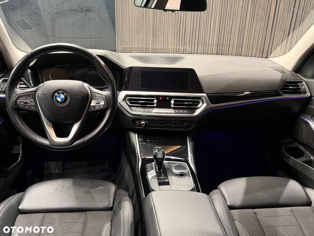 BMW Seria 3 318i - 6