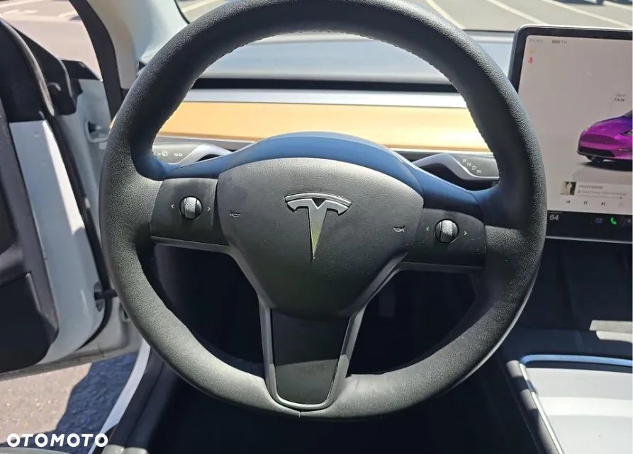Tesla Model Y Long Range Dual Motor AWD - 8