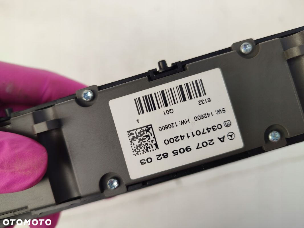 Panel podgrzewania foteli świateł awaryjnych MERCEDES W207 LIFT 50TYS PRZEB - 4