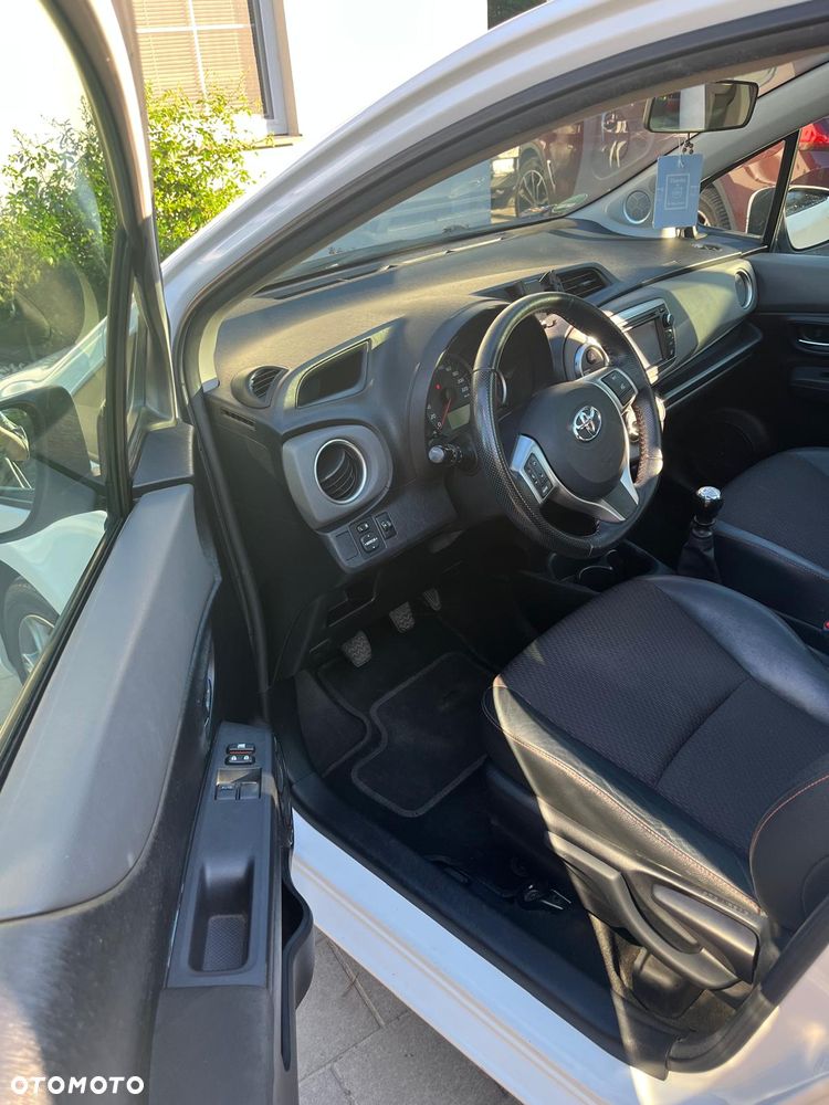 Toyota Yaris 1.33 Premium - 11