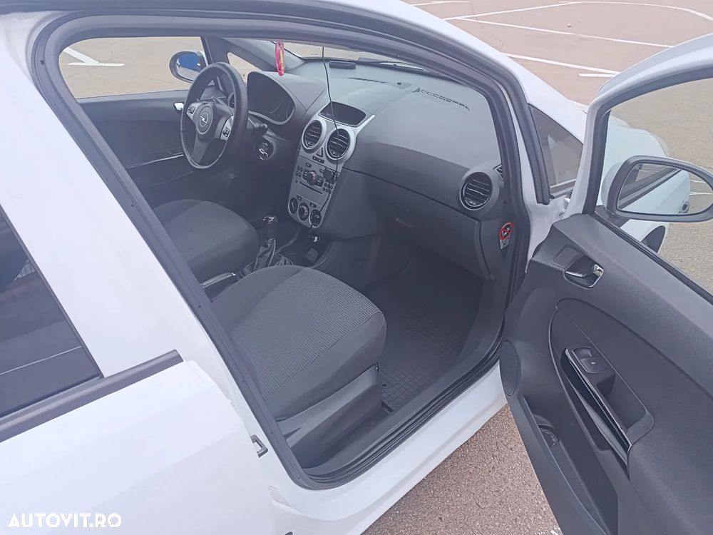 Opel Corsa 1.2 Essentia - 7