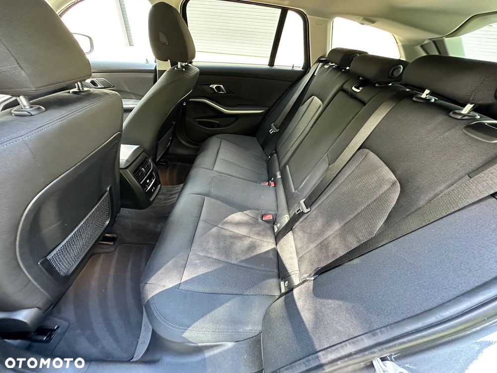 BMW Seria 3 320d xDrive MHEV Sport Line - 18