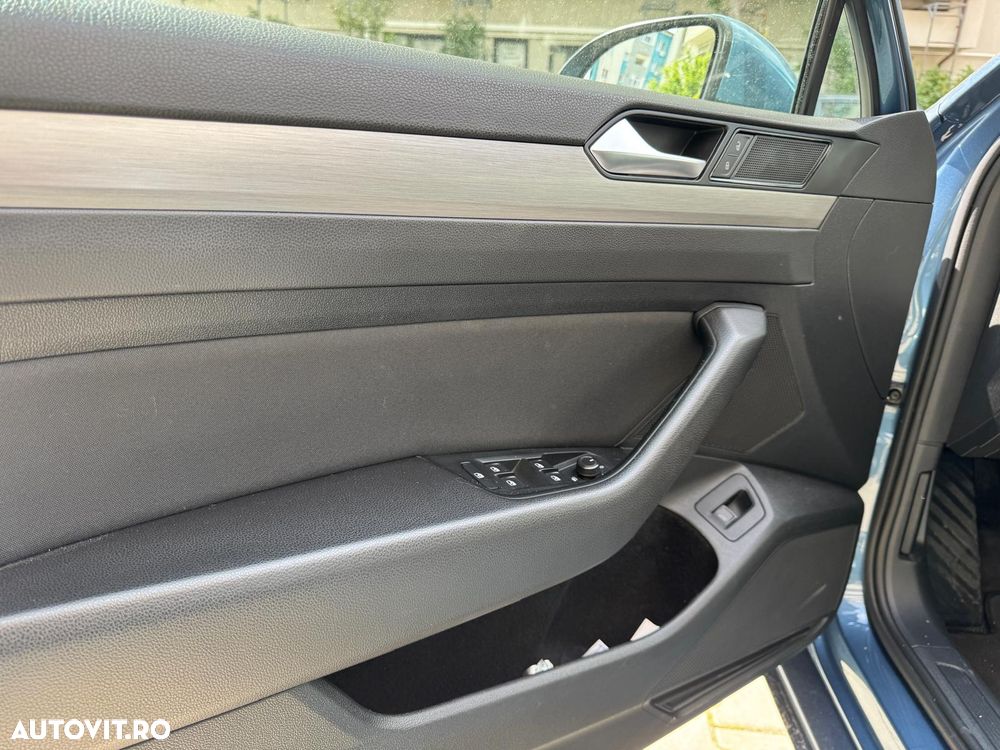 Volkswagen Passat 1.6 TDI Comfortline - 9