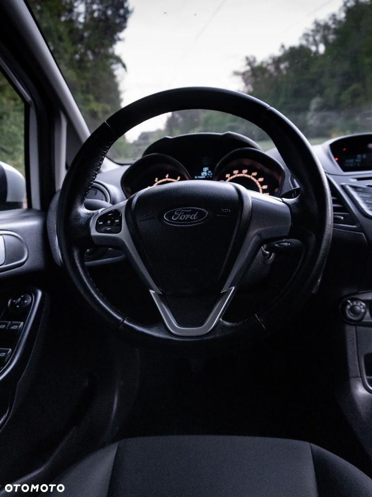 Ford Fiesta 1.25 Celebration - 29