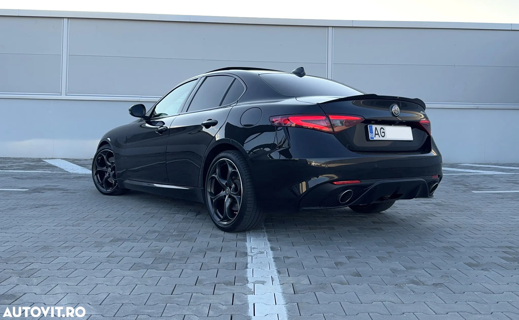 Alfa Romeo Giulia 2.2 Diesel AT8-Q4 Veloce - 4