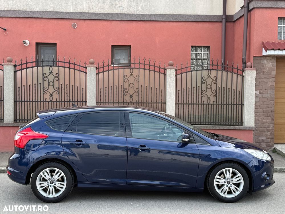 Ford Focus - 25