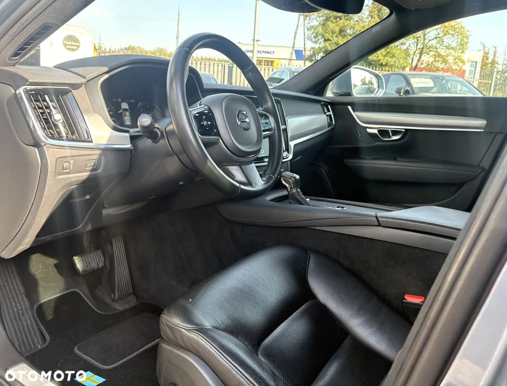 Volvo V90 D4 Momentum - 12