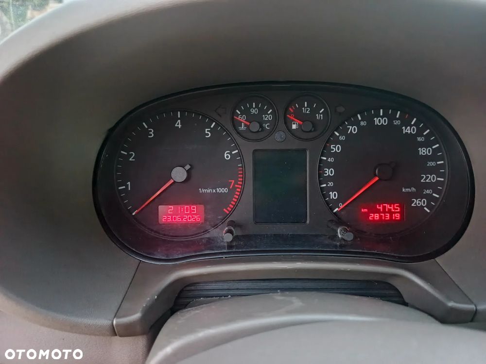 Audi A3 3-drzwiowe 1.8 Ambiente - 9