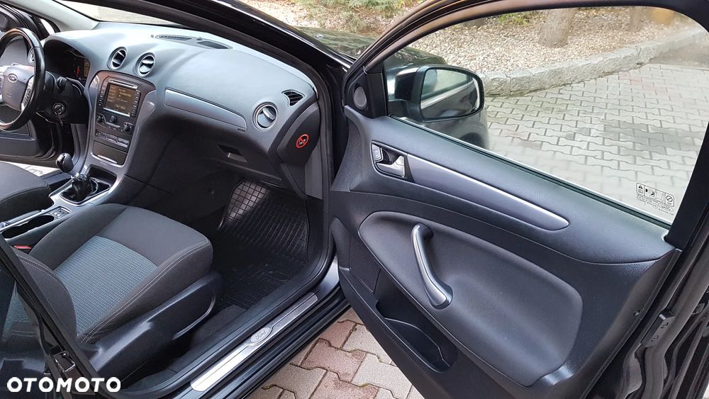 Ford Mondeo 2.0 TDCi Titanium - 35