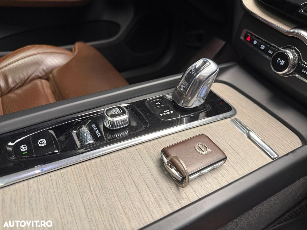 Volvo XC 60 Recharge T8 Twin Engine eAWD Inscription - 23