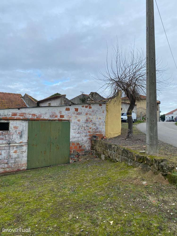 Moradia em Ruina Logradouro em S. Vicente de Paul - Santarém - Grande imagem: 3/23