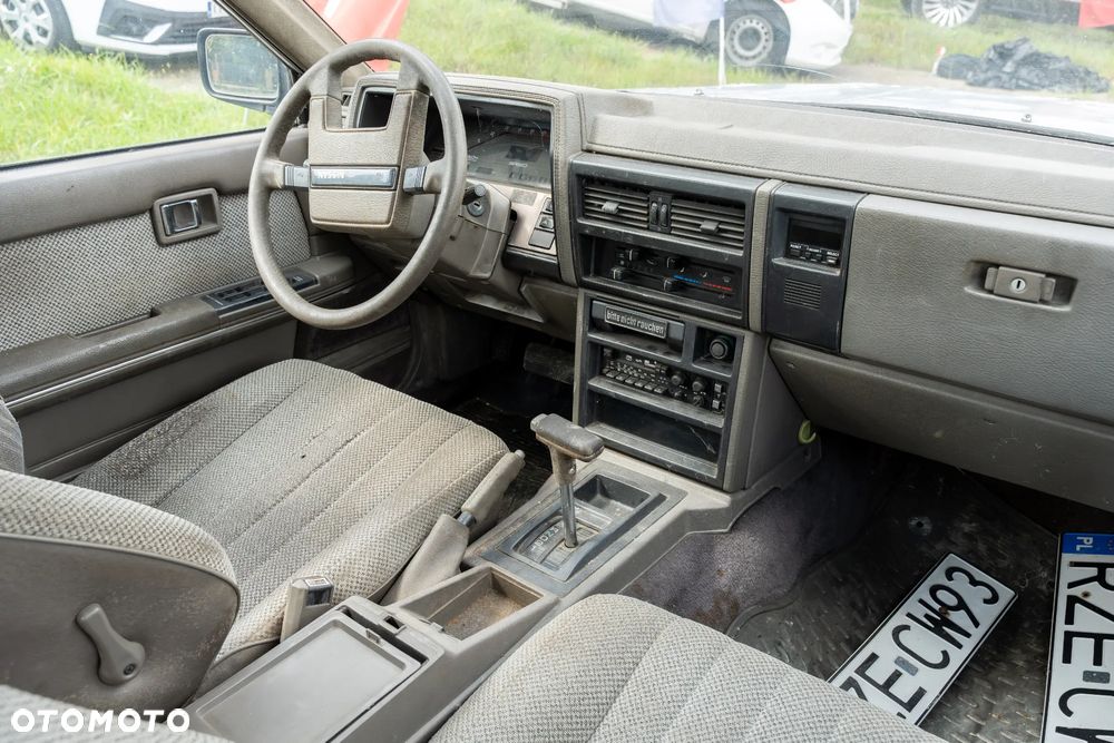 Nissan Laurel - 20