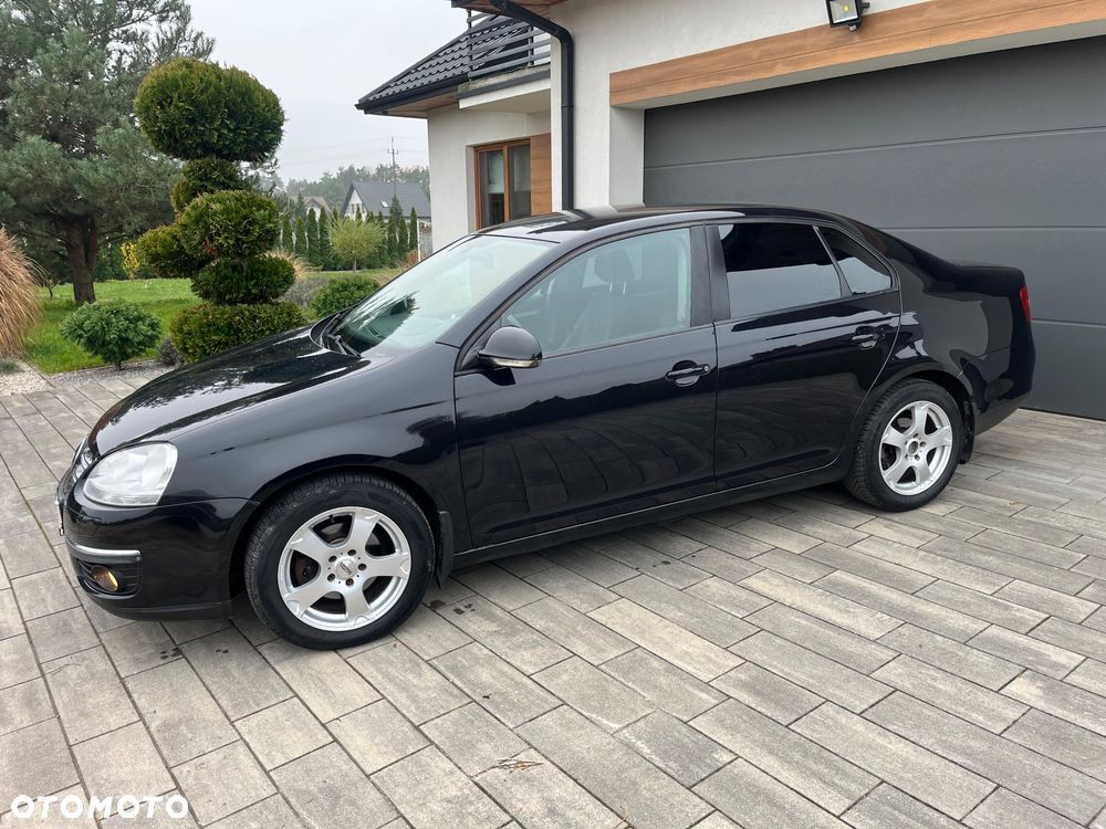 Volkswagen Jetta 1.9 TDI Comfortline - 11