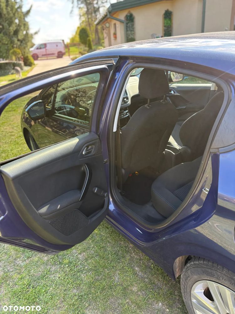 Peugeot 208 1.2 PureTech Style - 10
