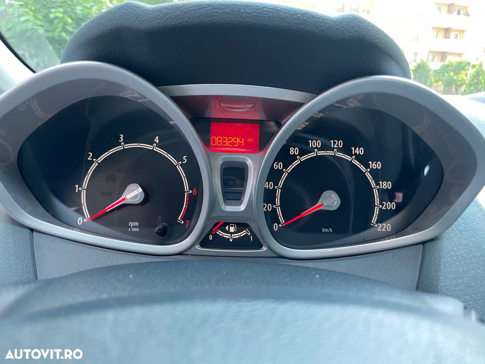 Ford Fiesta - 12