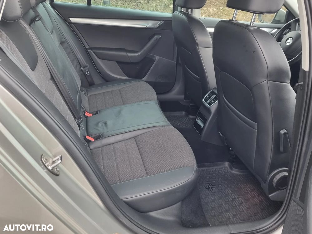 Skoda Octavia 2.0 TDI Green tec Elegance - 16