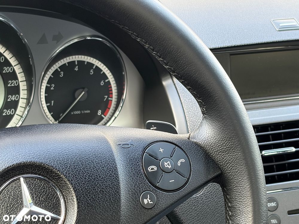 Mercedes-Benz Klasa C 180 Kompressor Automatik BlueEFFICIENCY Special Edition - 32