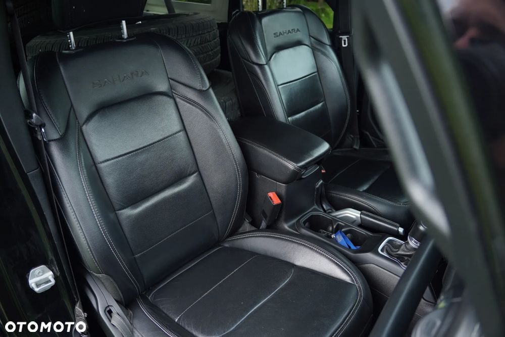 Jeep Wrangler 3.6 Unlim Sahara - 12