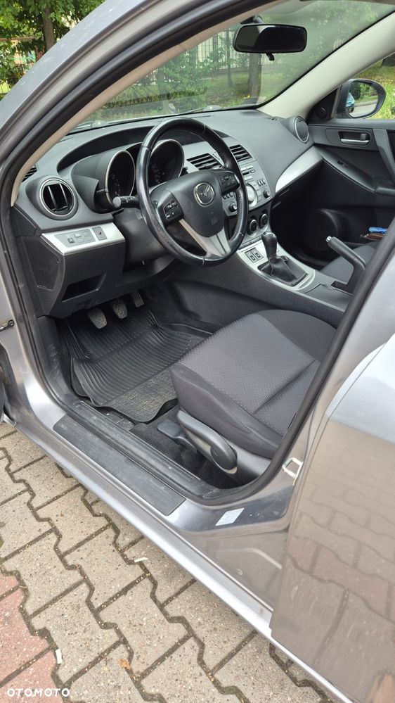 Mazda 3 1.6 Exclusive + - 12