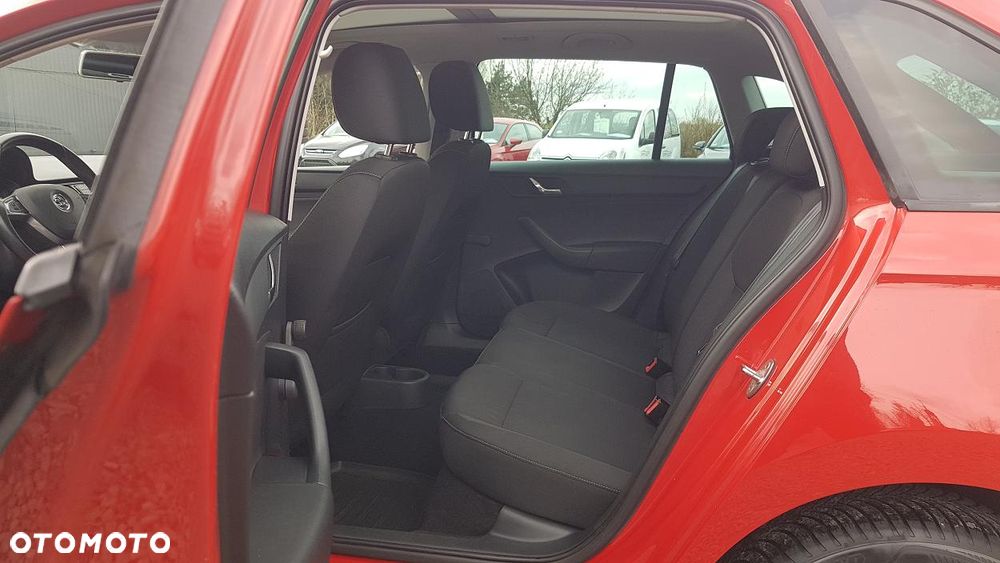 Skoda RAPID 1.4 TSI DSG Ambition - 24