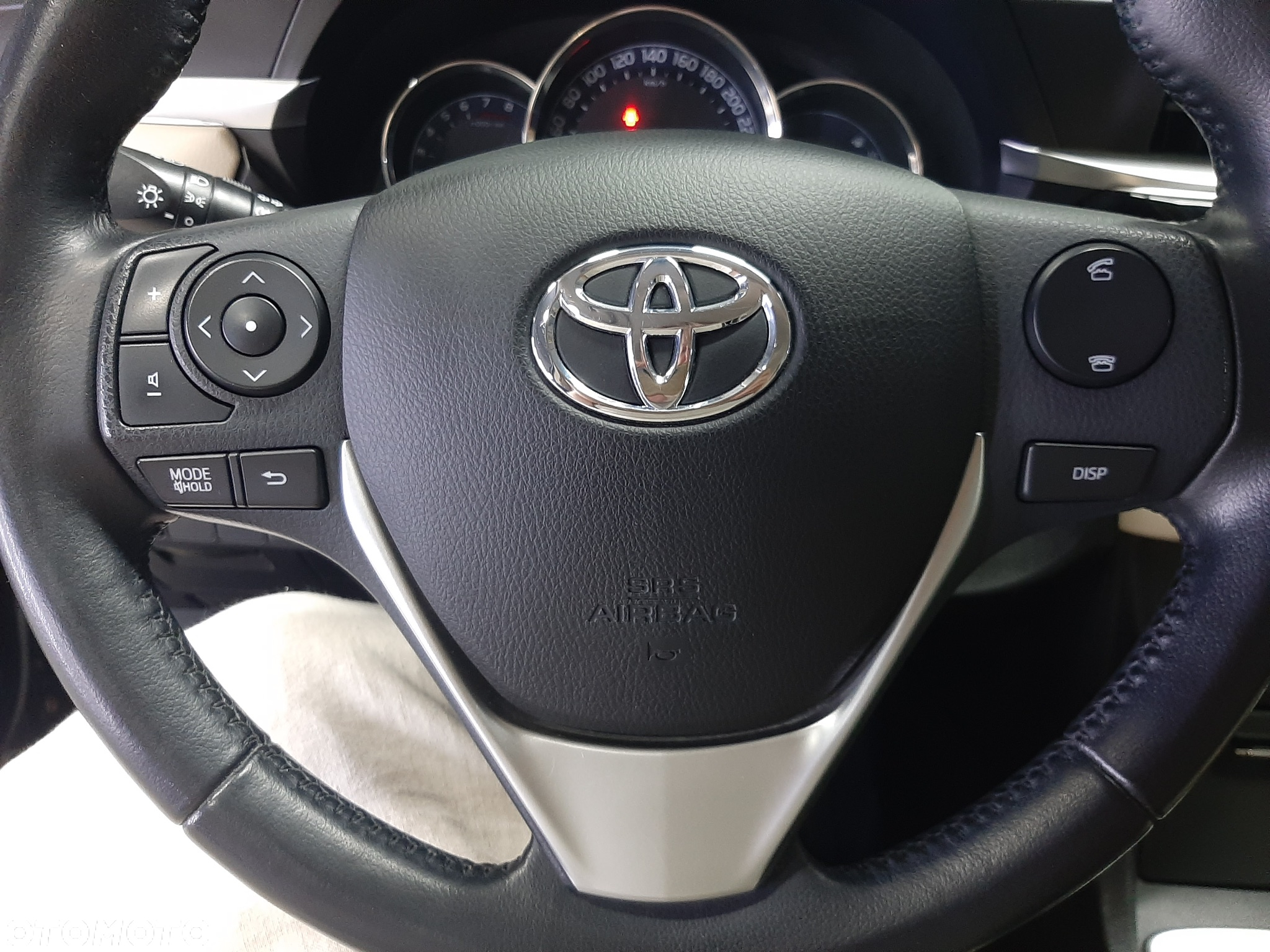 Toyota Corolla 1.6 Premium - 9