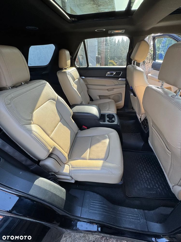 Ford Explorer - 16