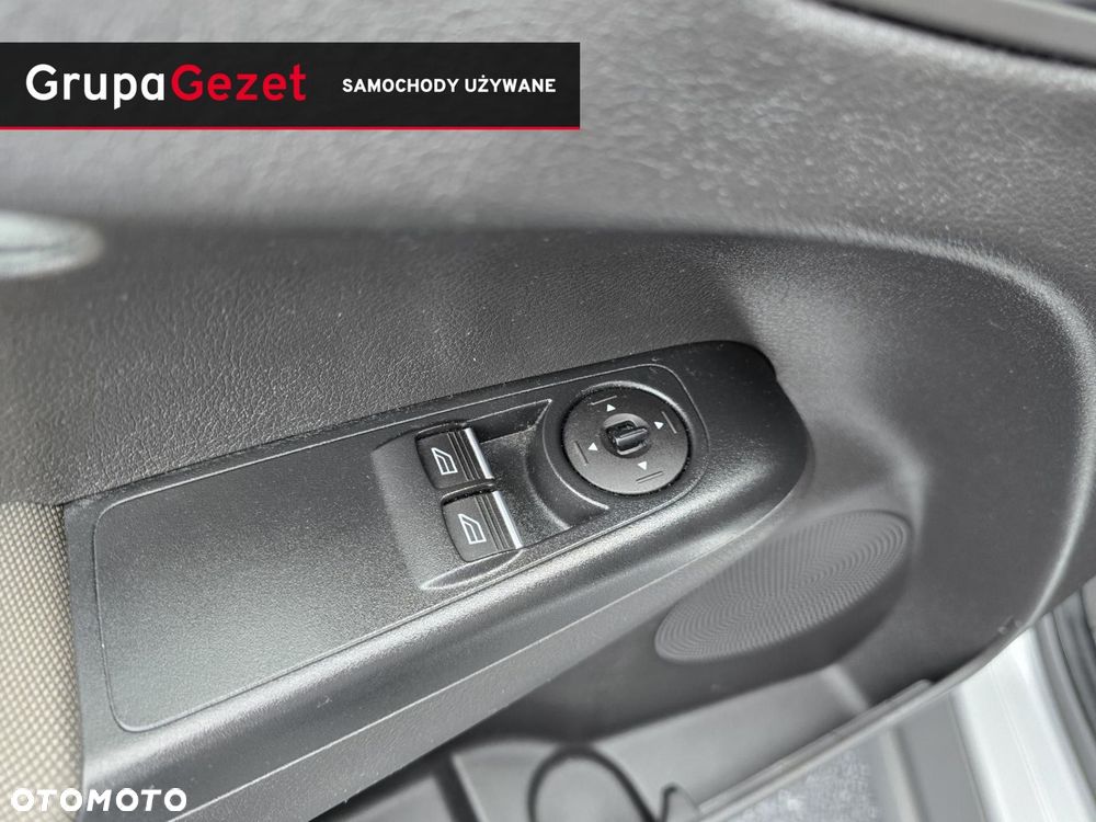 Ford Tourneo Courier - 17