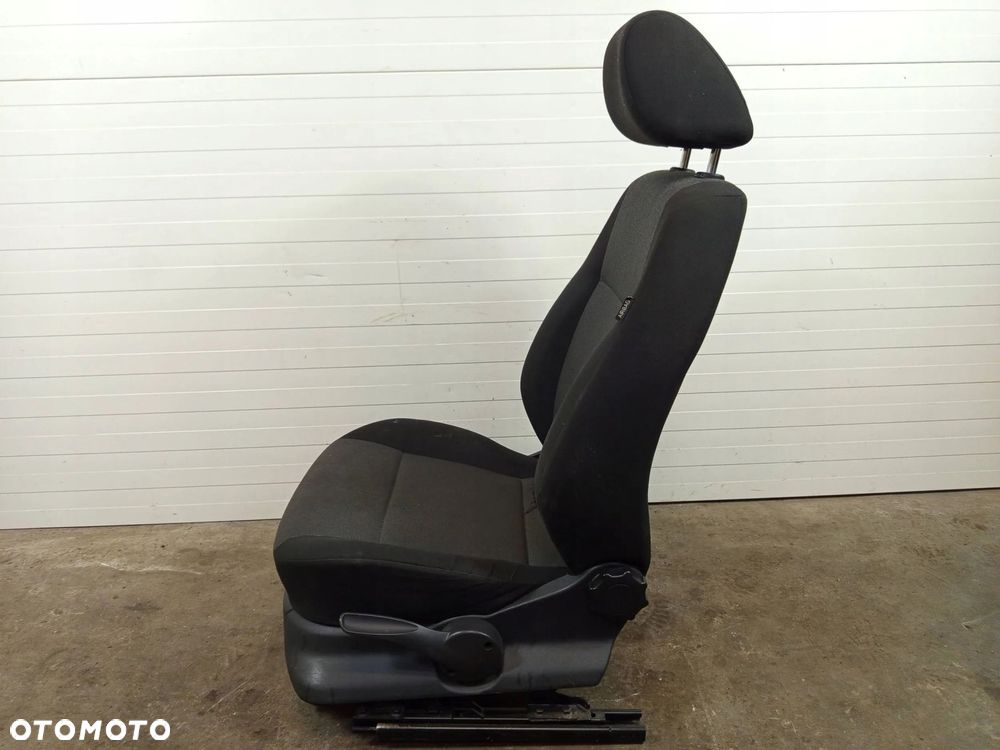 Fotel kierowcy Przód strona lewa lewy przód VW Caddy III IV 2K5 - 6
