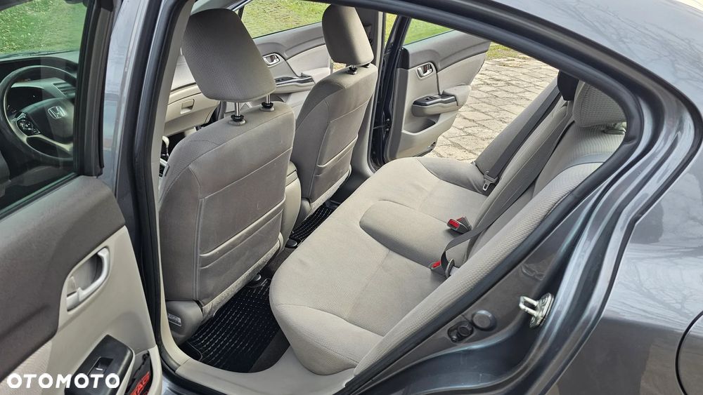 Honda Civic 1.8 Executive - 13