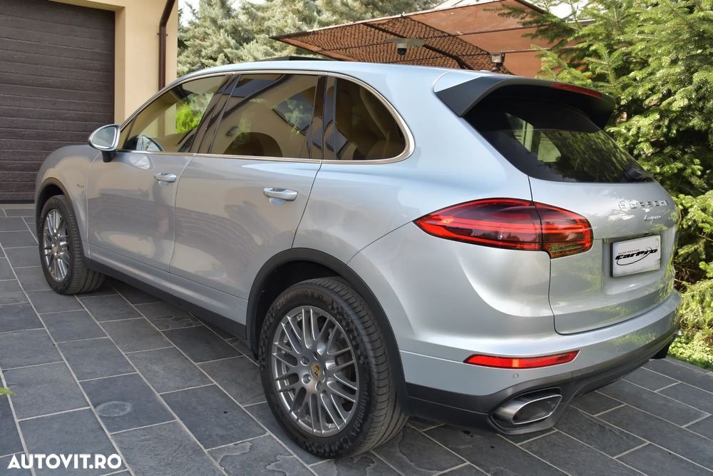 Porsche Cayenne - 9