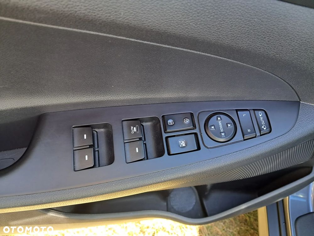 Hyundai Tucson 2.0 CRDI BlueDrive GO 2WD - 17