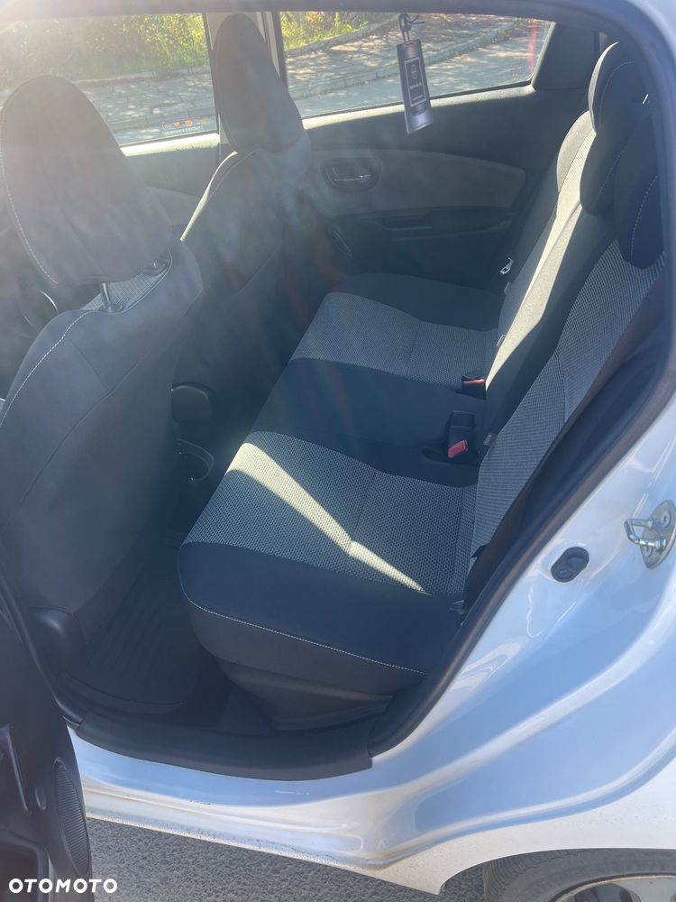 Toyota Yaris - 7