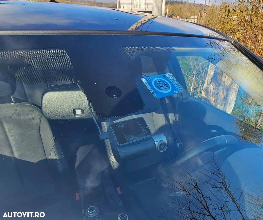 BMW Seria 3 318d Touring Advantage - 11