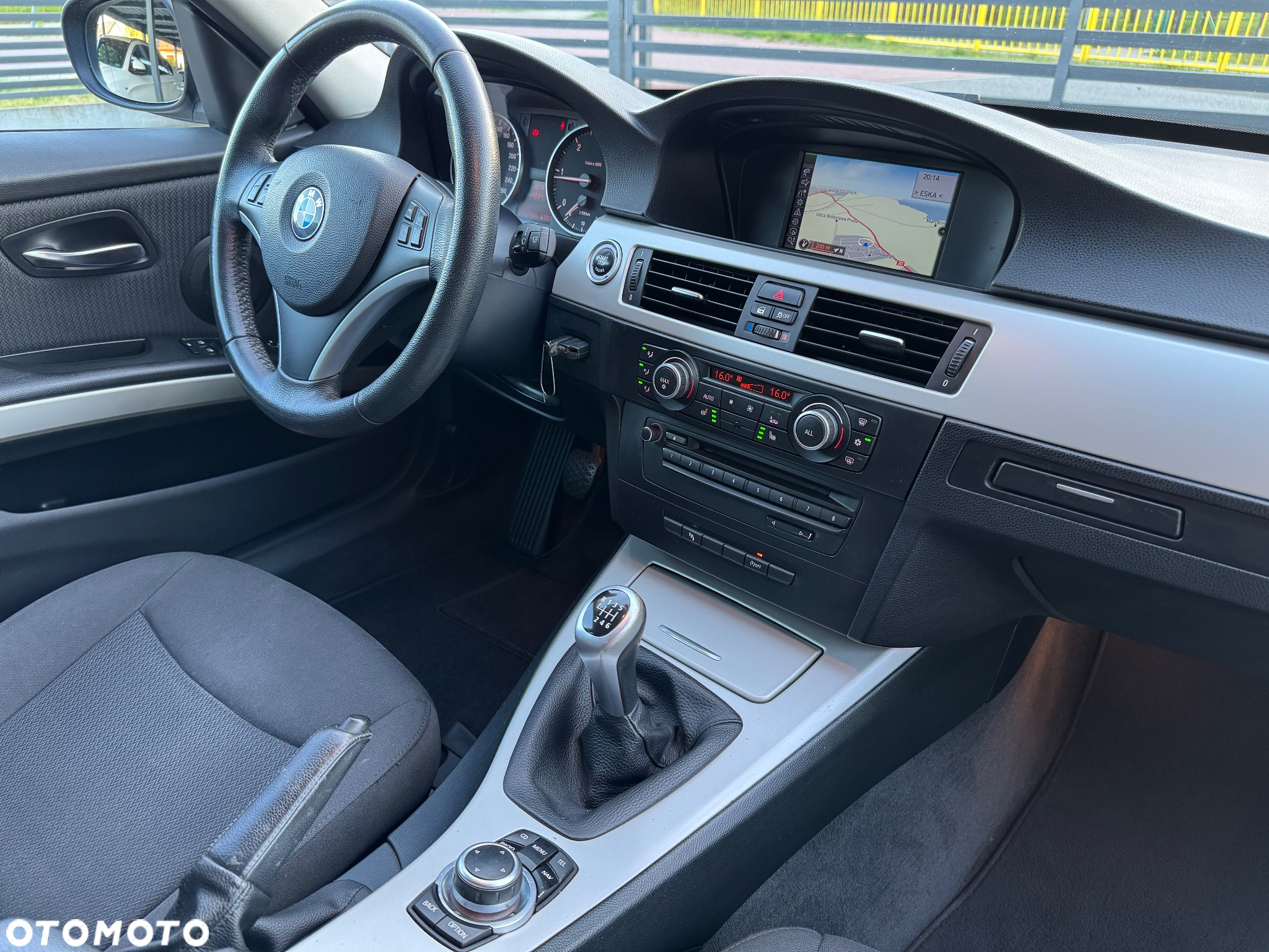 BMW Seria 3 318d - 12
