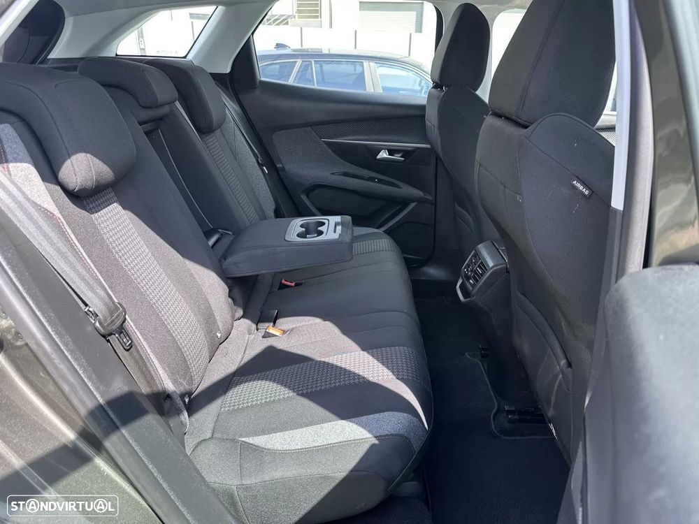 Peugeot 3008 1.2 PureTech Allure Pack - 47