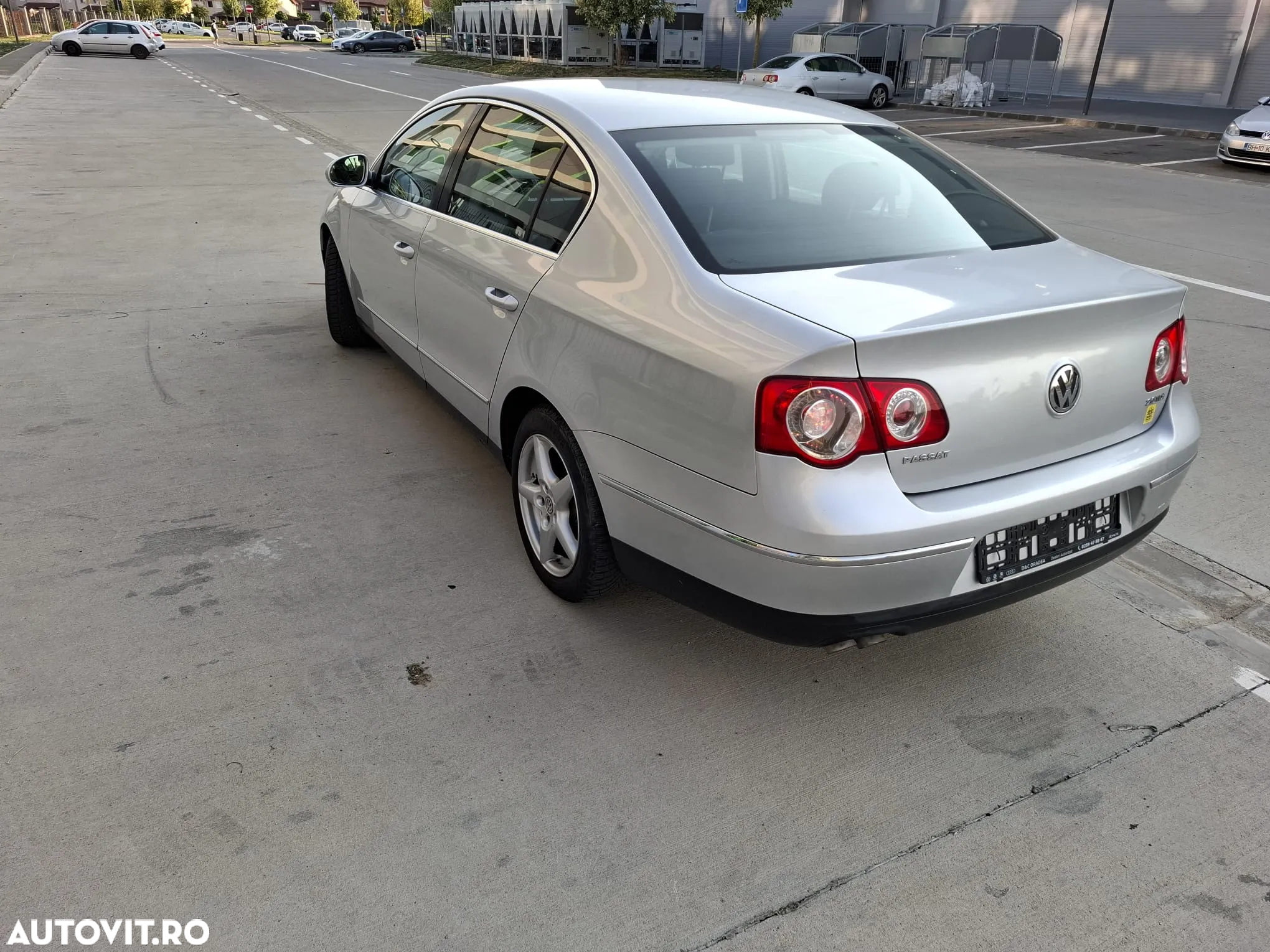 Volkswagen Passat - 4