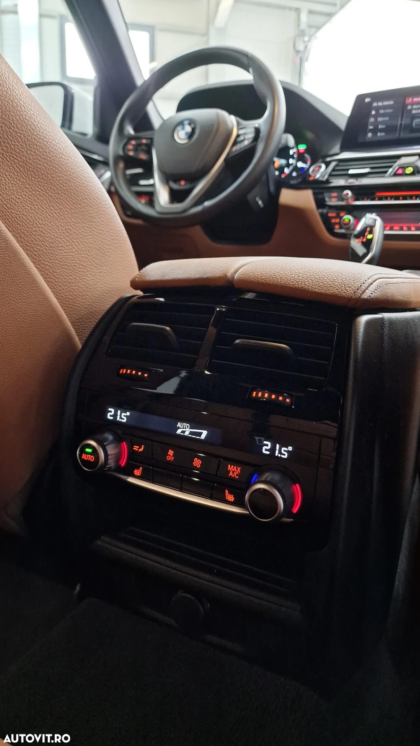 BMW Seria 5 540i xDrive Touring Aut. Sport Line - 33