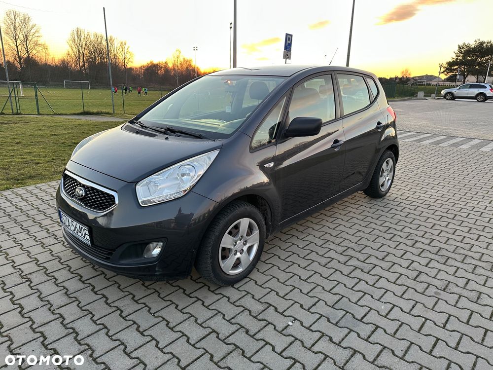 Kia Venga - 24