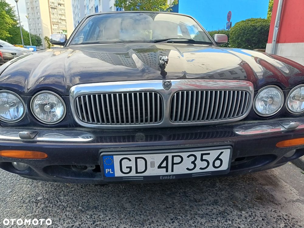 Jaguar XJ - 17
