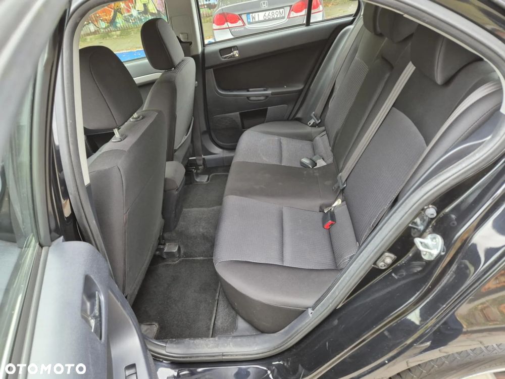 Mitsubishi Lancer - 14