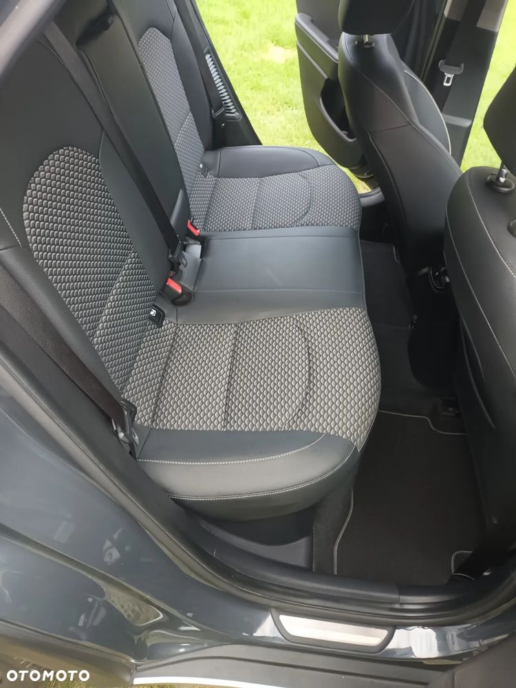 Kia XCeed - 12