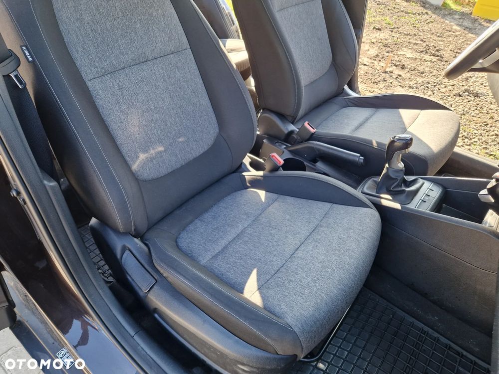 Kia Stonic 1.4 L - 23