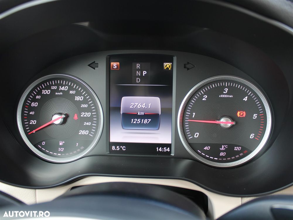 Mercedes-Benz GLC Coupe 250 d 4Matic 9G-TRONIC AMG Line - 17