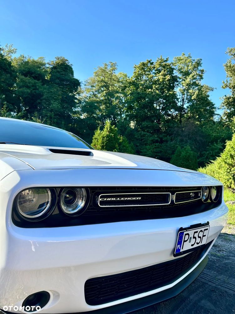 Dodge Challenger - 6