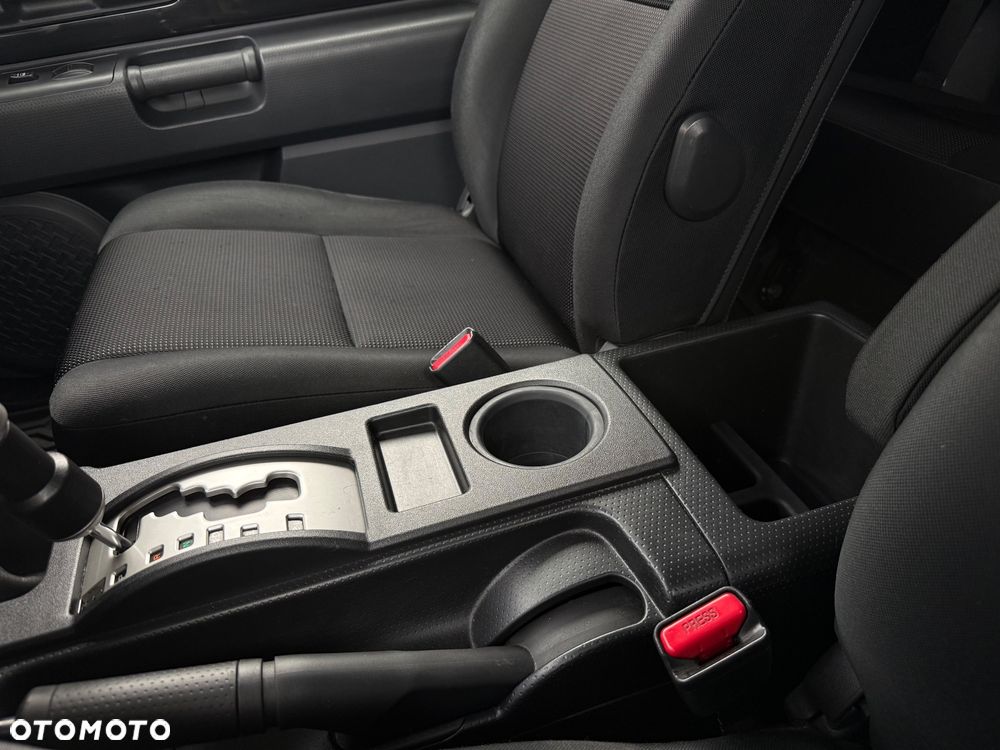 Toyota FJ 2011