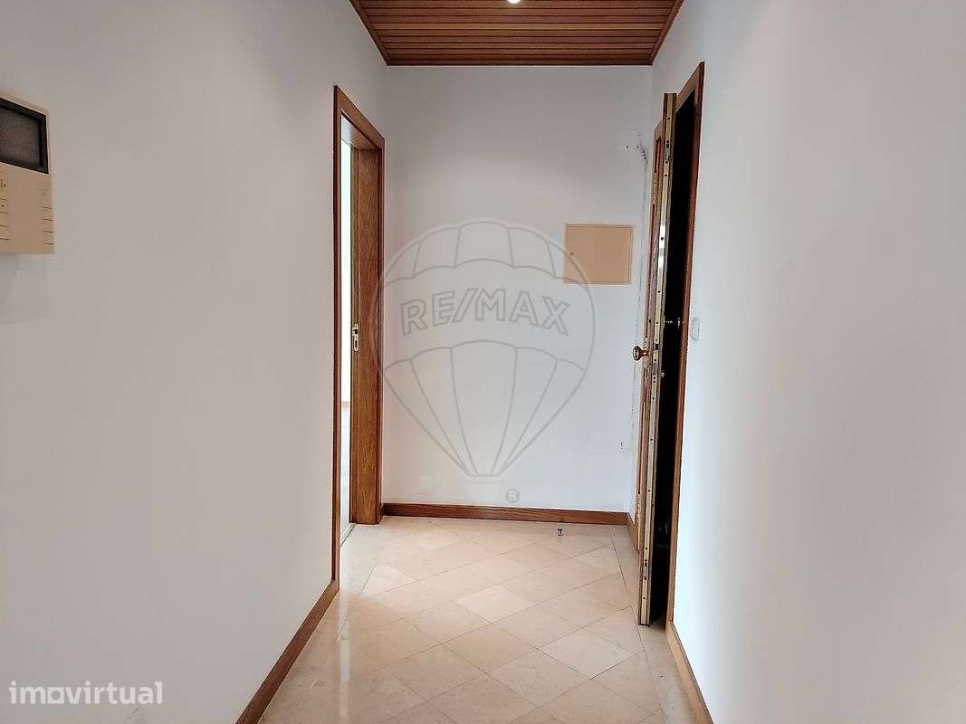 Apartamento T1 para arrendamento - Grande imagem: 2/32