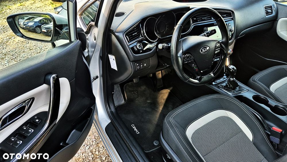 Kia Ceed 1.6 GDI XL - 31