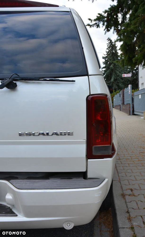 Cadillac Escalade - 15