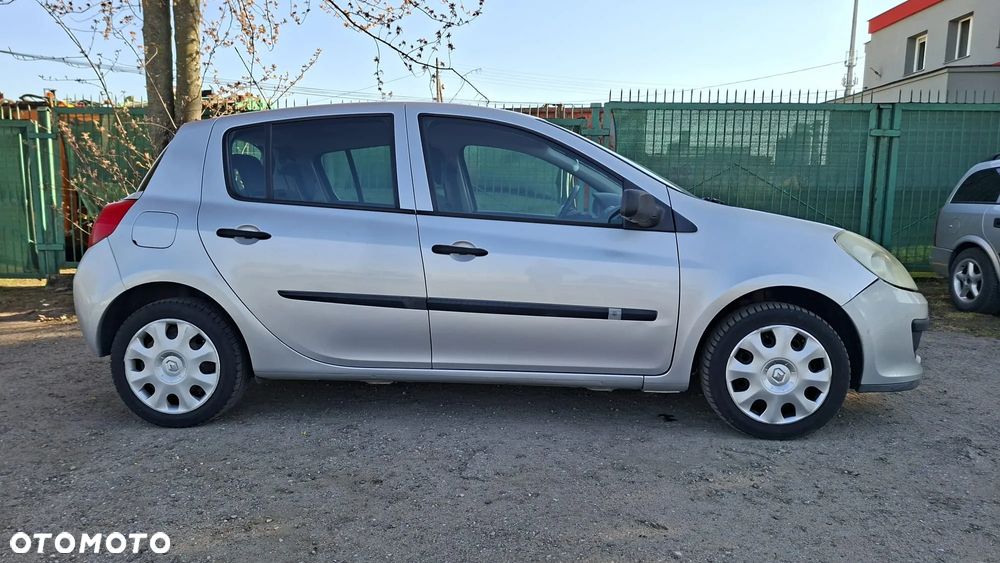 Renault Clio - 20